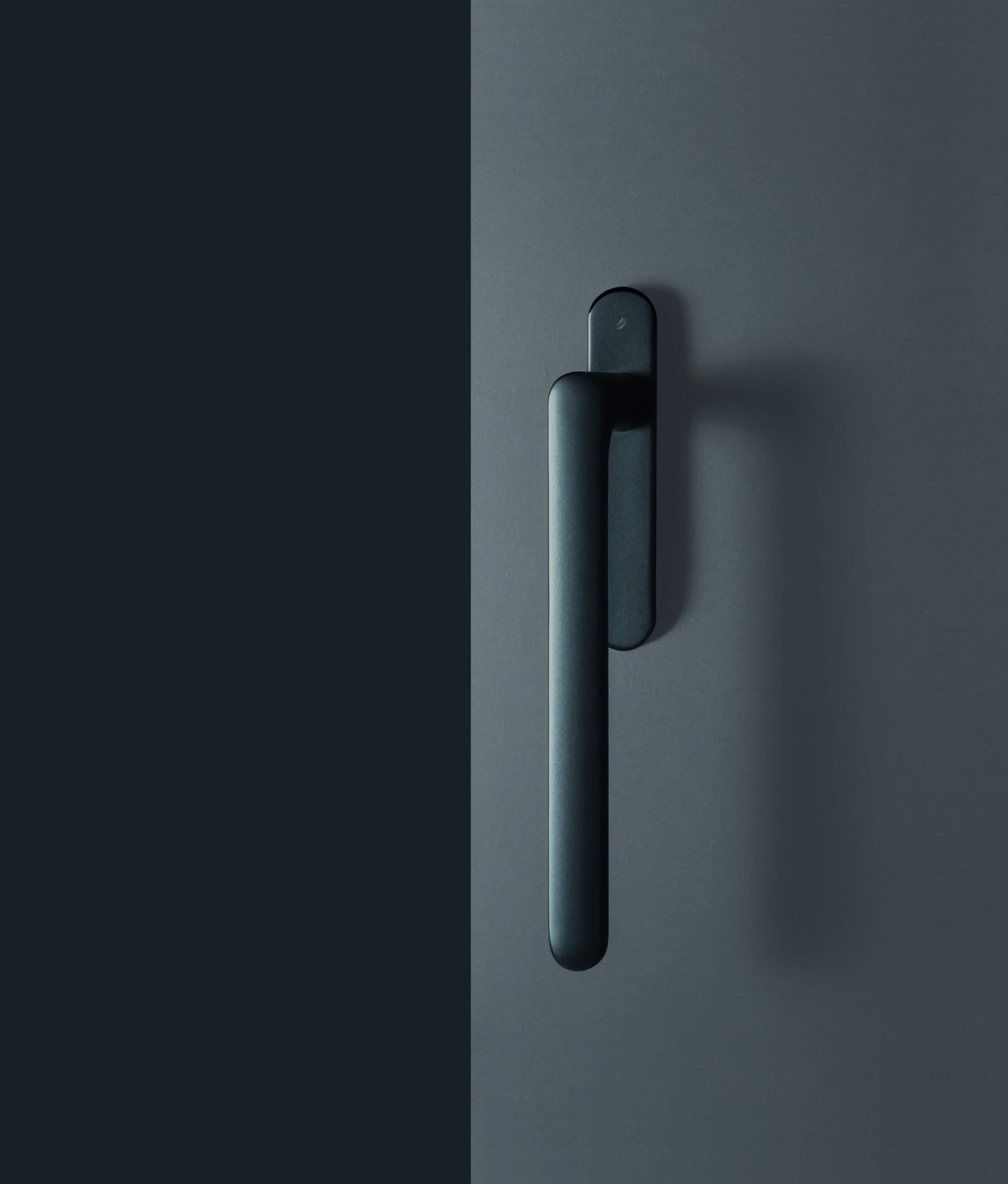 Pull-up handle