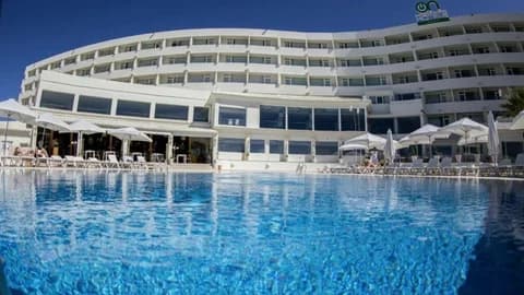 ON Hotel, современный дизайн с раздвижными дверями и петлями для интерьерных дверей